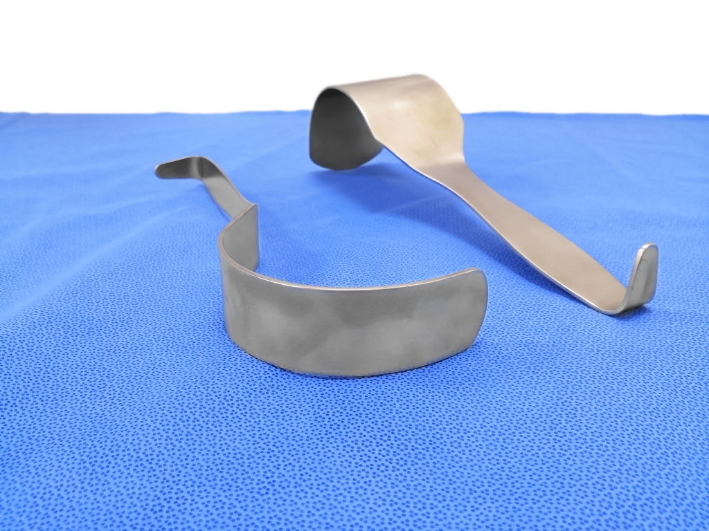 Surgical Retractors